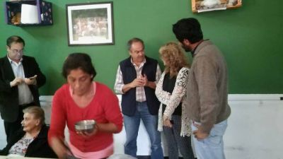 Acompa�ados por Cocconi Pitarque y Lord�n visitaron el Hospital de Tapalqu�