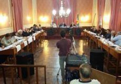 Con la oposici�n en contra, aprobaron el contrato directo con Ashira