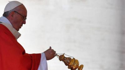 El Papa en San Bartolom�, en la Isla Tiberina, para conmemorar a los �nuevos m�rtires�