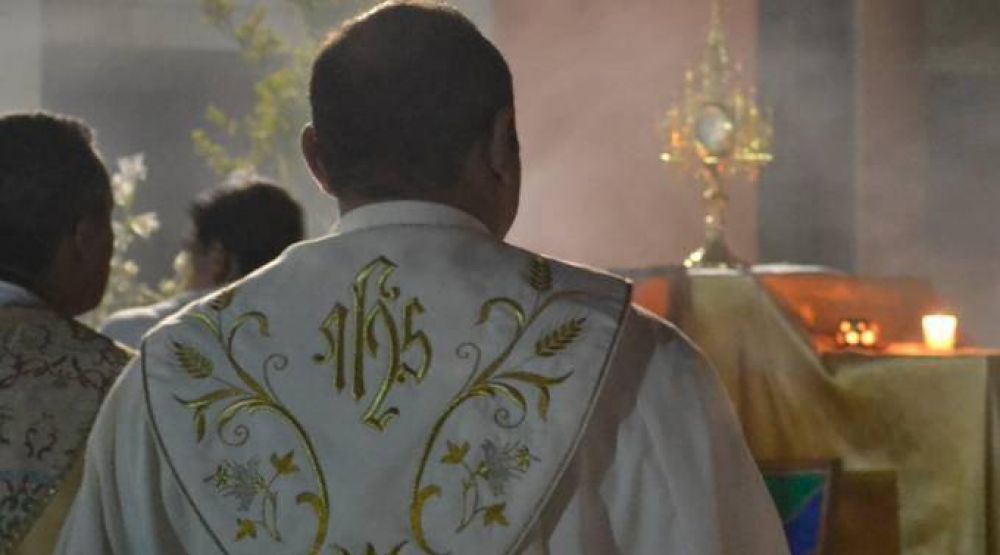 Jueves Santo: Hoy tambi�n es el d�a del sacerdote