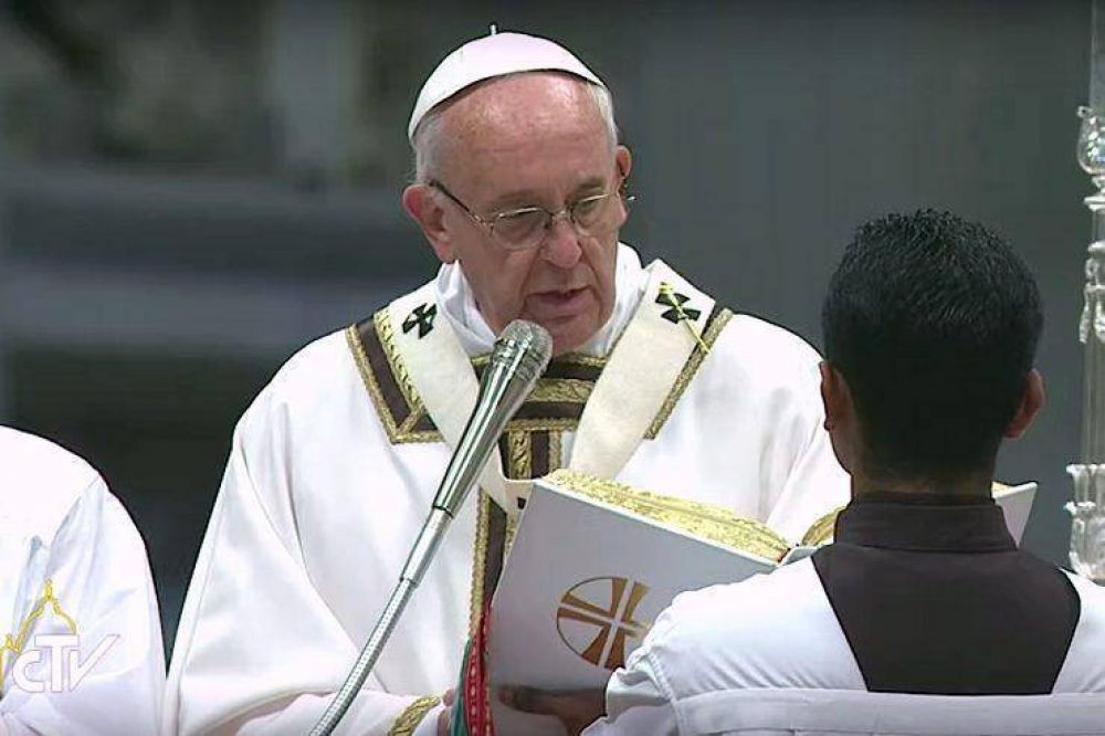 Texto de la homila del papa Francisco en la misa crismal del Jueves Santo 2017