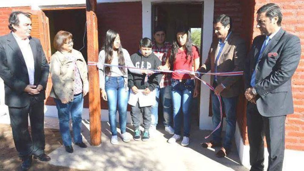 Inauguran viviendas sociales en Remes