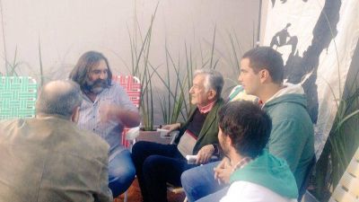 Alberto Rodr�guez Sa� visit� la �escuela itinerante� frente al Congreso