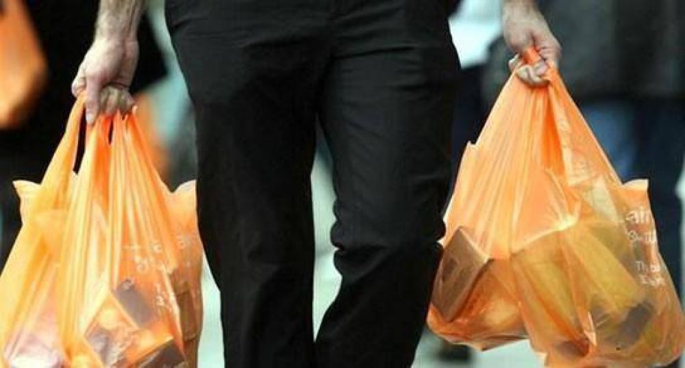 Piden dar marcha atr�s con la prohibici�n de las bolsas pl�sticas