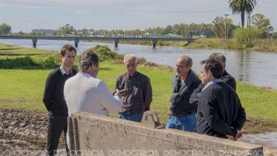 Petrecca: �Estamos trabajando para que el agua no afecte al casco urbano�