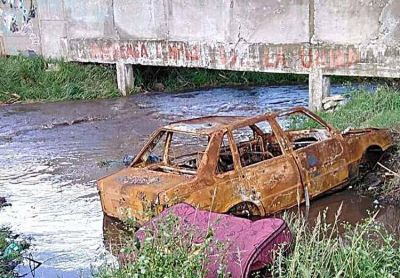 Crecen las cr�ticas por la falta de mantenimiento de los arroyos