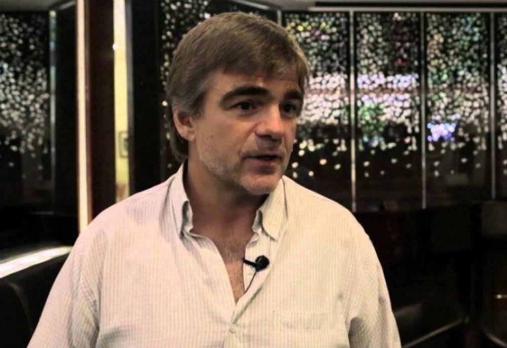 Aplausazo en el Gaumont: artistas apoyan a Alejandro Cacetta y piden su restitucin