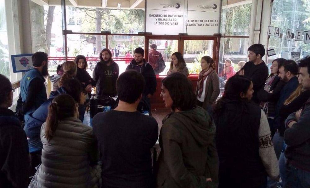 Sin avances con el gobierno, cient�ficos siguen la lucha: se viene la ExpoConciencia