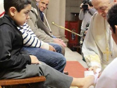 El Obispo realiz� el lavatorio de pies en la misa del Jueves Santo