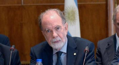 Gonz�lez Fraga ahora dice que la suba de tasa solo enfr�a un 