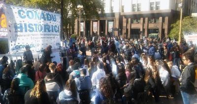 Volvieron a ofrecer 18% a los docentes universitarios que van a un paro de 48 horas