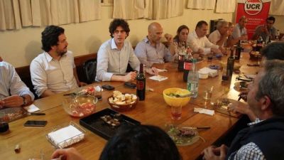 Lousteau divide aguas en la UCR y le pone tensi�n al armado de Cambiemos