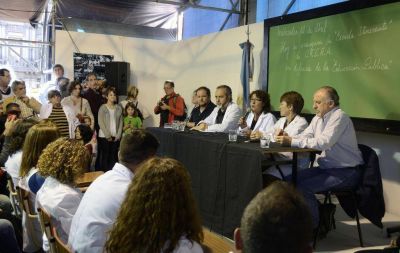 El �acuerdo educativo� bonaerense incluir�a varias metas a largo plazo