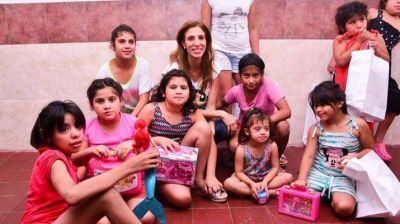 La Gobernadora salud� a los santiague�os por las Pascuas