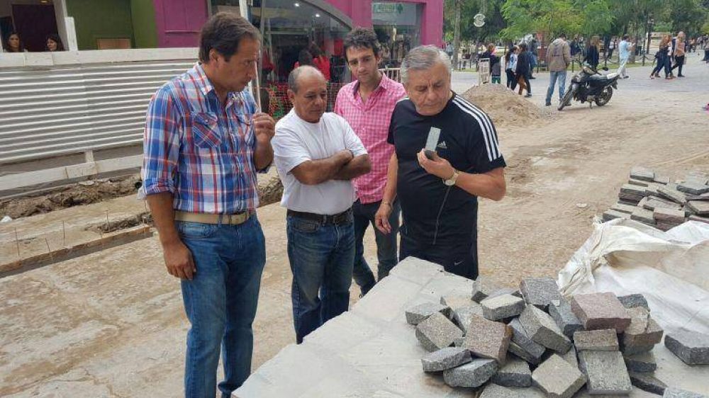 El Intendente inspeccion la Costanera y la obra de semi peatonalizacin de Independencia