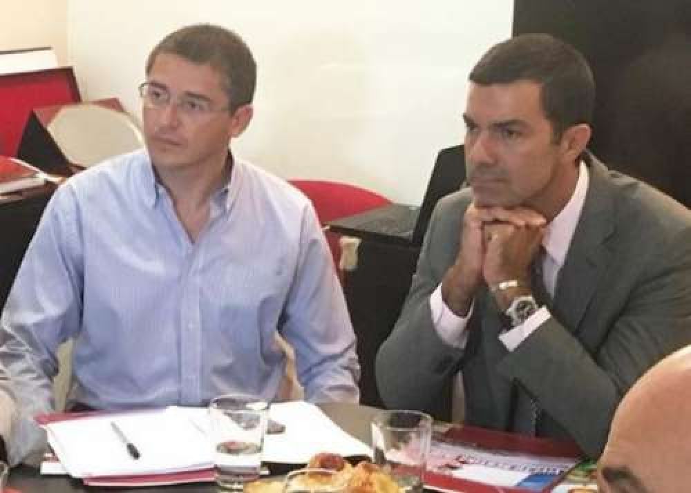 �Bendice la candidatura? Ma�ana, Urtubey da una conferencia con Ovejero