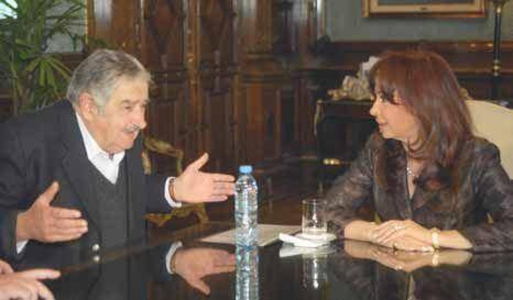 Pepe Mujica pidi� a Cristina por los uruguayos que quieren ir a votarlo