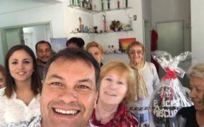 Pol�mica en Moreno por huevos de pascua que reparti� el intendente