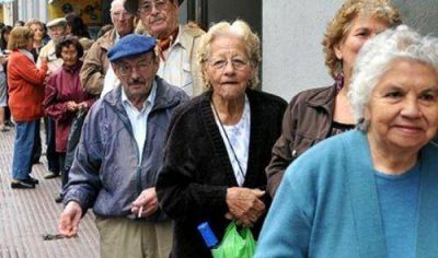 Alerta econom�a: aument� la cantidad de abuelos que no llega a cubrir sus gastos