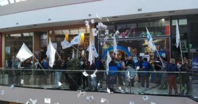 Otra firma se va del pa�s y deja 50 empleados en la calle