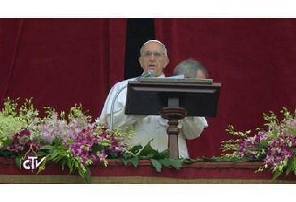 El Se�or no se cansa de buscarnos en los desiertos del mundo: Mensaje Pascual y bendici�n Urbi et Orbi del Papa Francisco