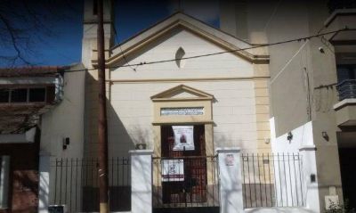 Un cura fue golpeado y asaltado cuando dorm�a en una parroquia �sta es la Iglesia San Pedro, de La Plata