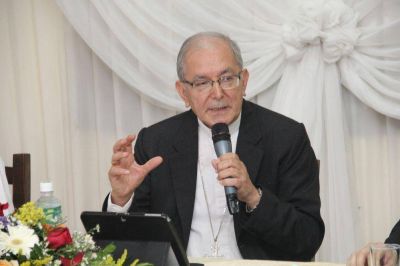 Arzobispo pide a Efran Alegre que asista a la mesa de dilogo