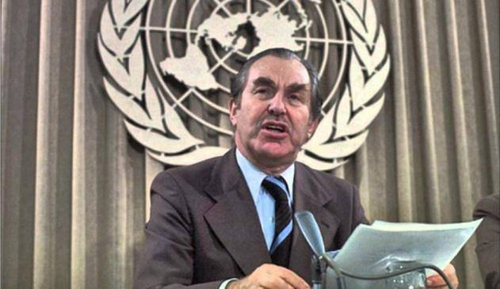Hoy en la historia jud�a / Fallece el sexto presidente de Israel, Jaim Herzog