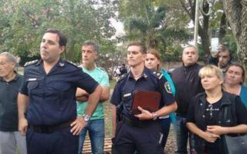 Pilar: Vecinos se reunieron con el intendente Ducot� por la inseguridad