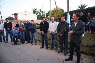 Sujarchuk inaugur� nuevas cuadras asfaltadas en Matheu