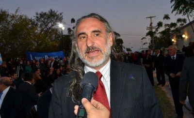 Basterra acus� a su par Naidenoff de ser predicador del odio�