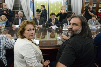 La Provincia toma a los gremios por sorpresa y les propone un cierre paritario por 3 a�os