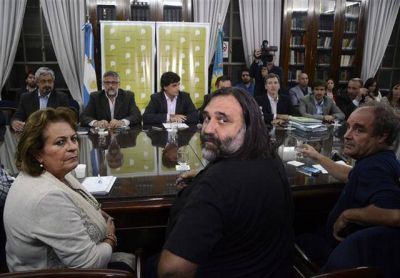 Vidal y los docentes se encaminan a un posible arreglo luego de una nueva oferta