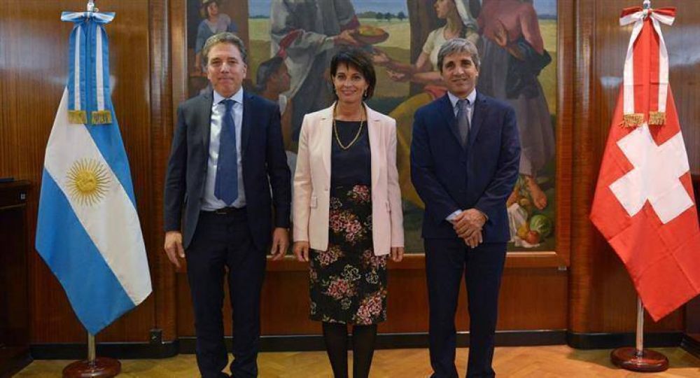 Dujovne y Caputo se reunieron con la presidenta de Suiza en bsqueda de inversiones