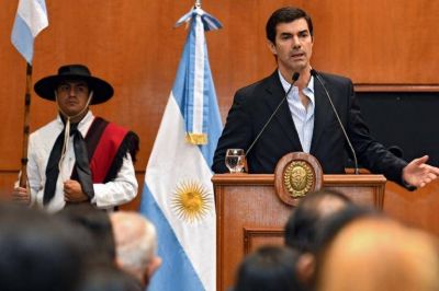 Urtubey: �Las becas al m�rito significan un reconocimiento a la voluntad de superaci�n de nuestros j�venes�