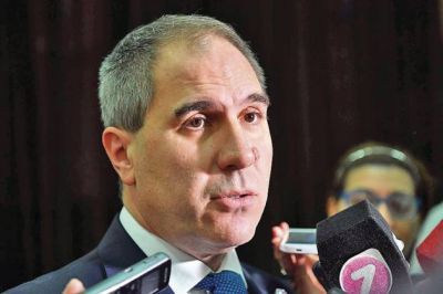 Oca dijo que comenzar�n a �restablecer las mesas paritarias�