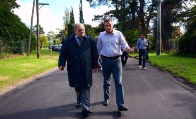 Comenzaron las obras de pavimentaci�n de calles en Sierra de los Padres