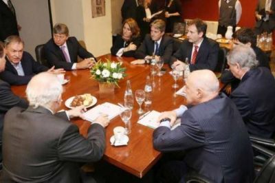 Fein reclama que las ciudades tengan voz en el debate por una reforma tributaria