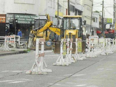 Siguen adelante los trabajos de bacheo en calles del centro