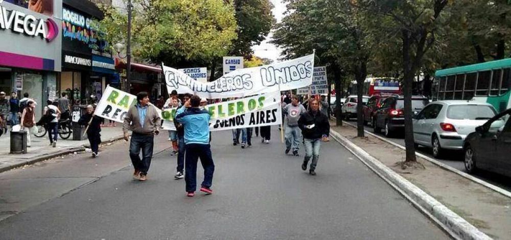 Ins�lito: levantadores de quiniela clandestina marcharon en La Plata pidiendo la legalizaci�n