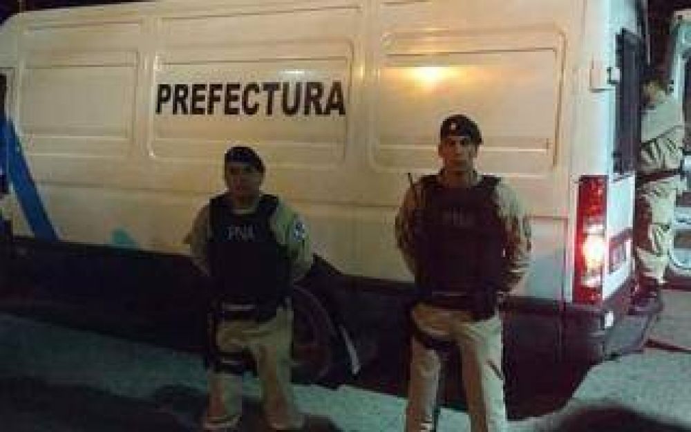 Prefectura brinda seguridad a los damnificados por las inundaciones en Arrecifes