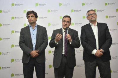 Finocchiaro neg� que propuesta de Provincia busque eliminar las paritarias 