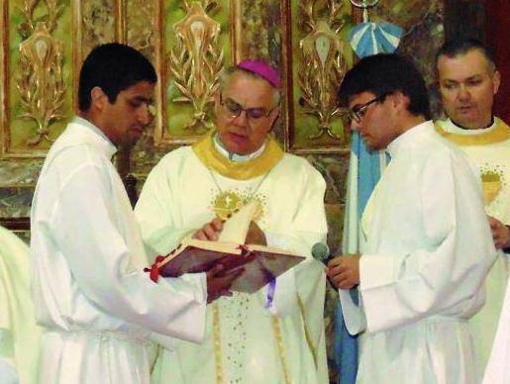 Mons. Collazuol: 