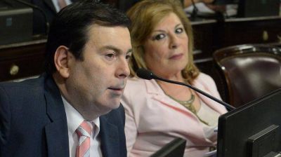 Zamora present� proyecto para prevenir femicidios