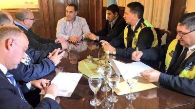 El Gobierno Provincial acord� un incremento salarial del 23% con la Polic�a y el Servicio Penitenciario