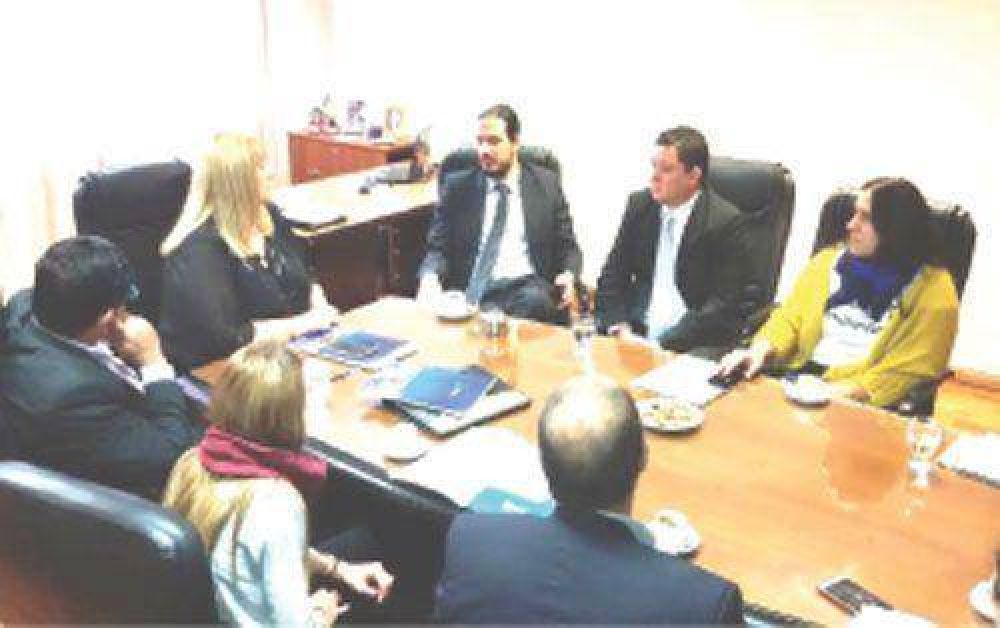 Naci�n y Provincia acuerdan acciones de contenci�n juvenil
