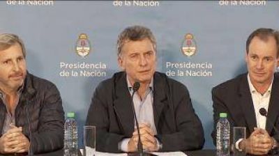 Macri visit� Paran� y reiter� que la paritaria salarial docente �corresponde a cada gobernador� 