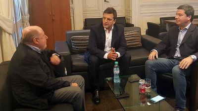 Ahora Busti volvi� a mostrarse con Massa