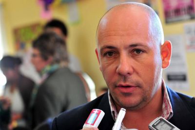 Agua en Madryn: se normalizar�a en 72 horas y las clases vuelven el lunes