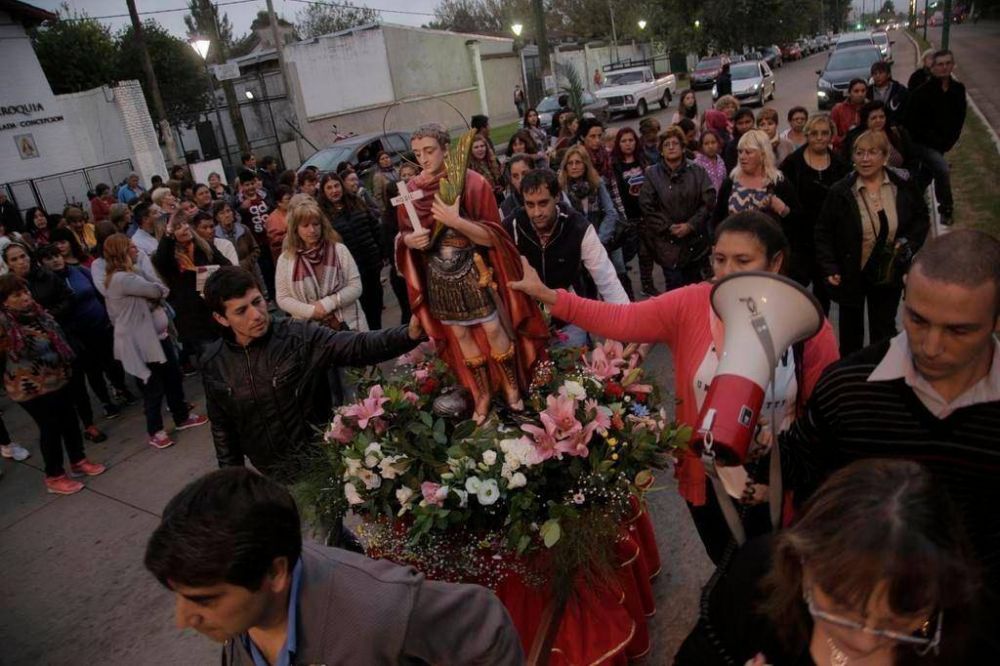 Fuerte muestra de fe por San Expedito 